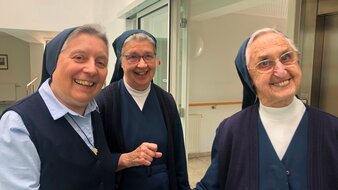 Herzliche Begegnung im Haus St. Maria | © Sr. Katharina Laner