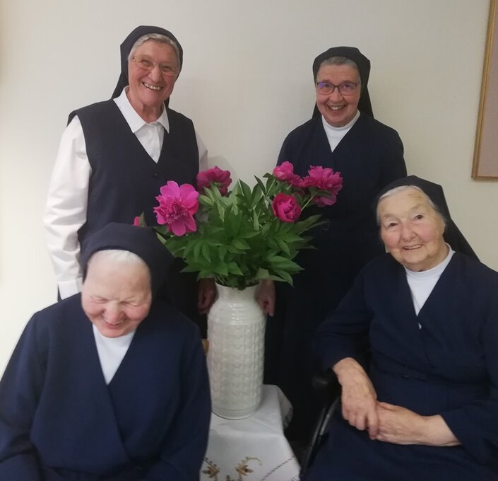 Jubilarinnen mit Sr. Brigitte | © Sr. Maria Auer