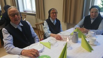 beim Kaffee | © Sr. Maria Auer